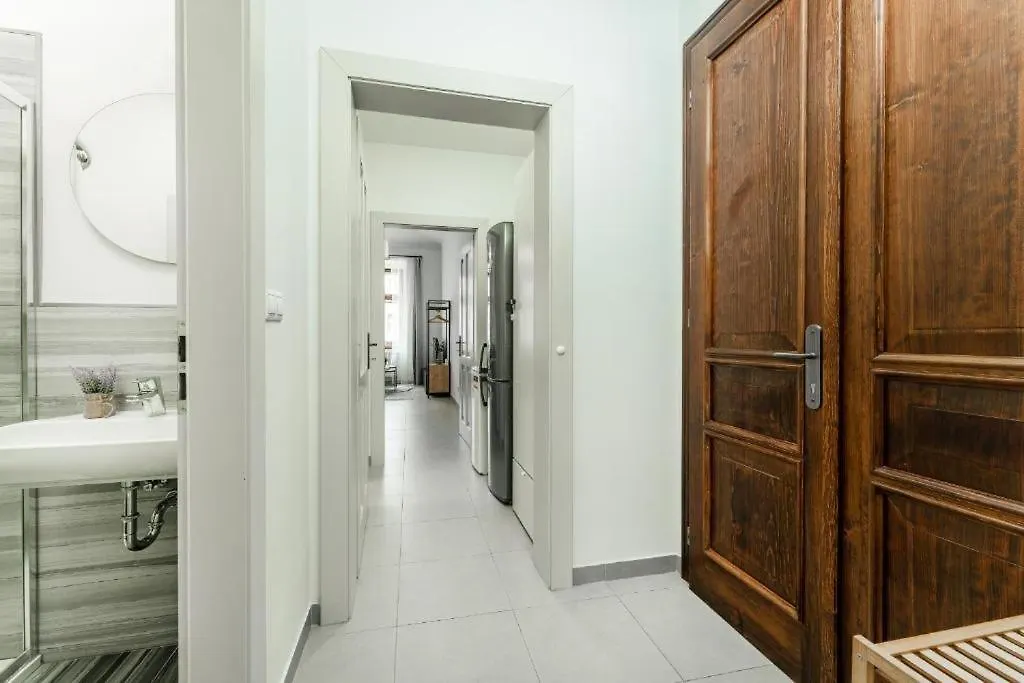 Nice Apartman In New Town Prague Daire