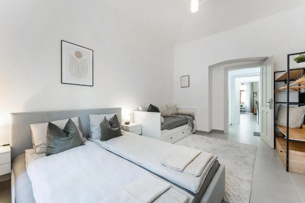 Nice Apartman In New Town Prague Daire